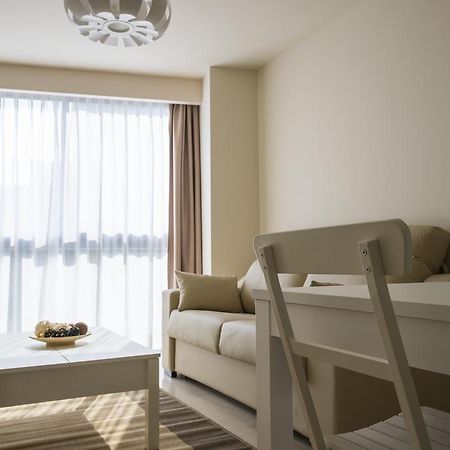 Apartaments Peronel.La Lleida Bagian luar foto