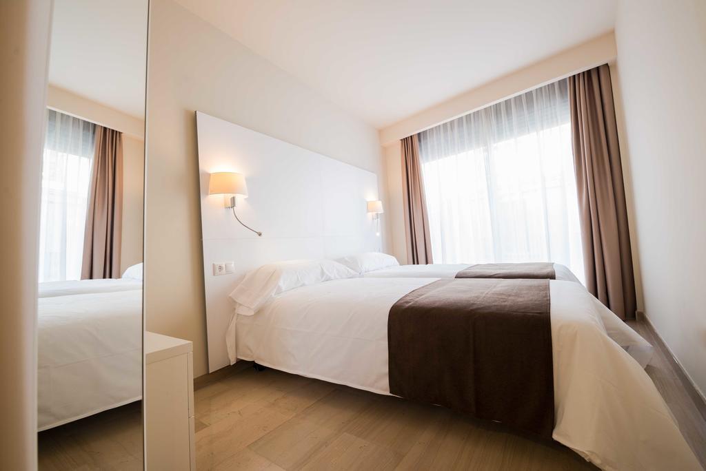 Apartaments Peronel.La Lleida Bagian luar foto