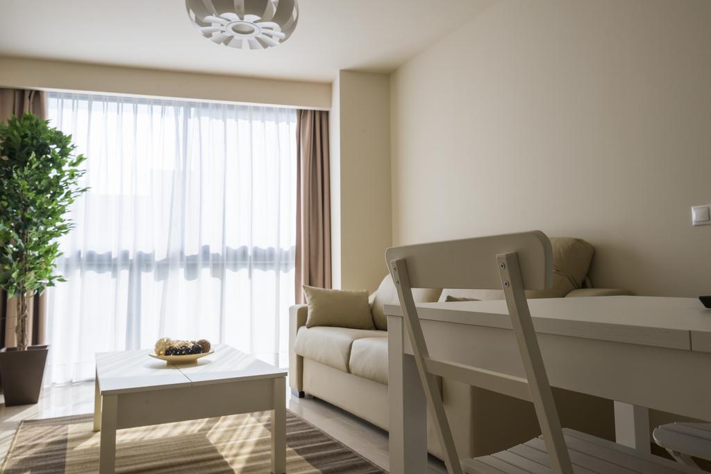 Apartaments Peronel.La Lleida Bagian luar foto